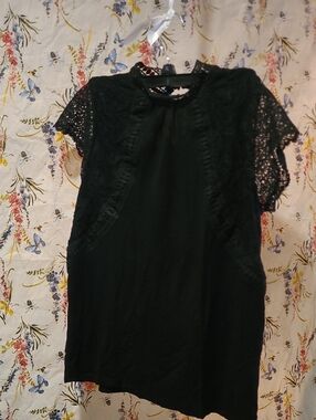 Cable & Gauge Black Crochet Lace Blouse